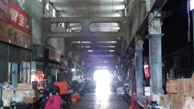 西門市場の一角